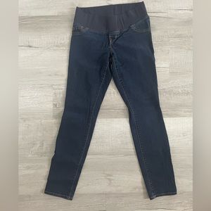 Size 6 old navy maternity low panel maternity jeans